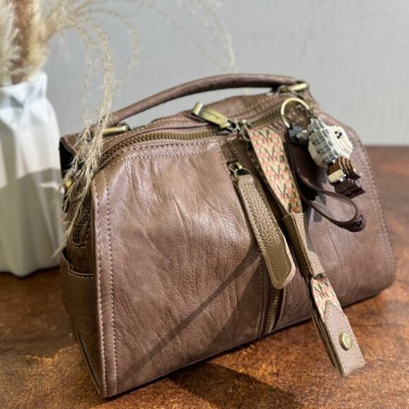 URBAN CHIC Bag-Backpack – Freedom of Style in Every Move - Picture 11 of 13